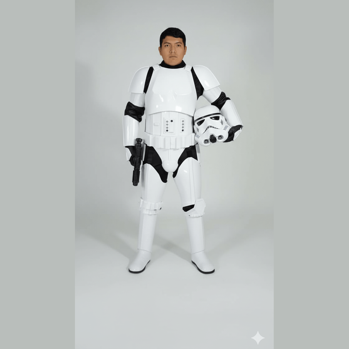 Disfraz adulto Stormtrooper premium blanco con casco y blaster negro.